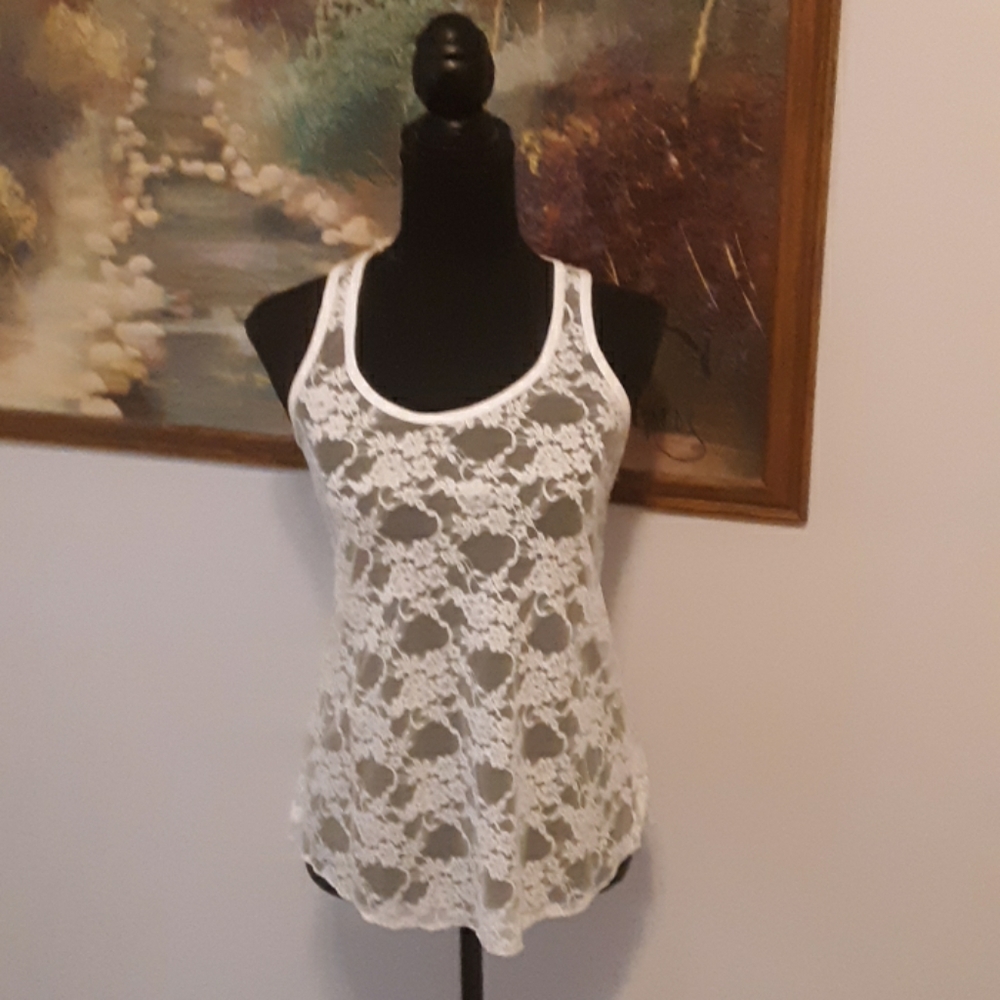 Made for me 2 look amazing sleeveless top